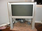 Sony Trinitron 32 inch TV with stand - London